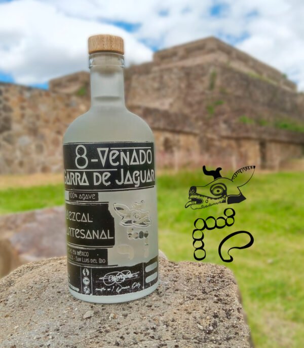 Mezcal 
8 Venado Garra Jaguar